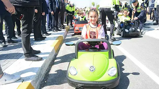 Çocuklara trafik eğitimi verildi