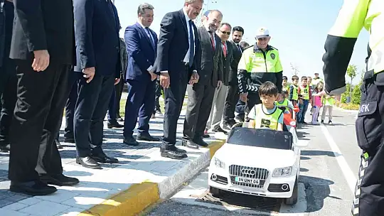 Çocuklara trafik eğitimi verildi