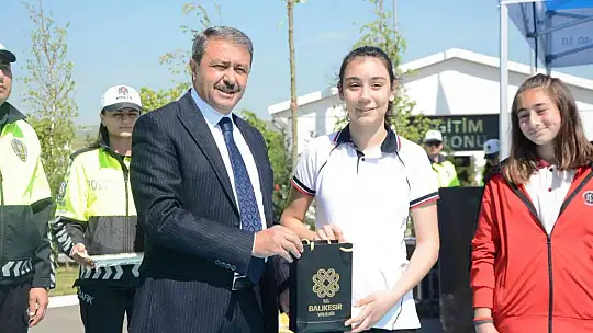 Çocuklara trafik eğitimi verildi