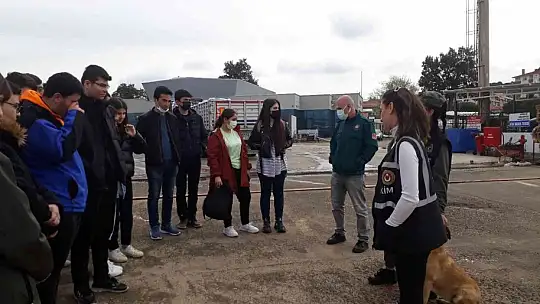 Dış Ticaret öğrencileri Ayvalık Hudut Kapısında