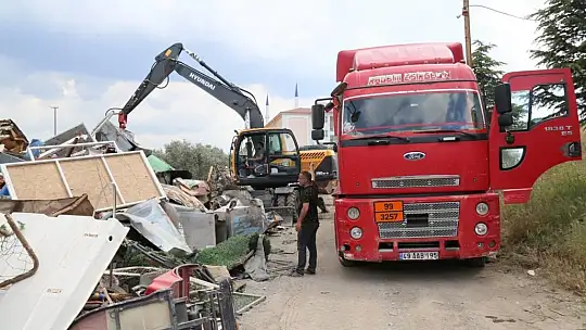 Edremit Belediyesi'nde 25 taşıt ve iş makinesi hurdaya ayrıldı