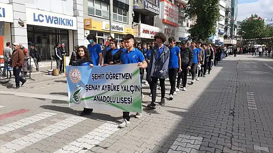 Edremit'te 19 Mayıs Atatürk'ü Anma, Gençlik ve Spor Bayramı'nın 103. Yıl dönümü kutlandı