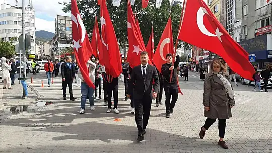 Edremit'te 19 Mayıs Atatürk'ü Anma, Gençlik ve Spor Bayramı'nın 103. Yıl dönümü kutlandı