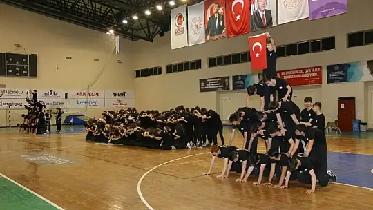 Edremit'te 19 Mayıs Atatürk'ü Anma, Gençlik ve Spor Bayramı'nın 103. Yıl dönümü kutlandı