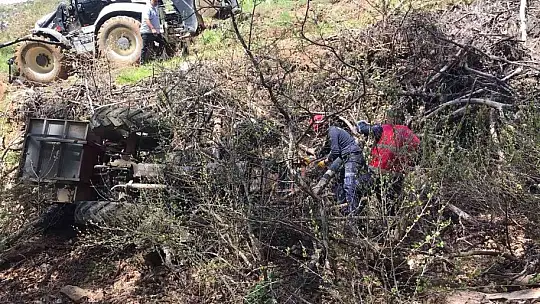 Edremit'te devrilen traktörün altında kalan kadın hayatını kaybetti