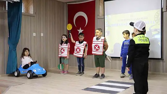 Edremit'te Trafik ve İlkyardım Haftası Kutlandı