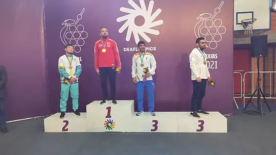 Edremitli öğretmen olimpiyatlarda altın madalya kazandı