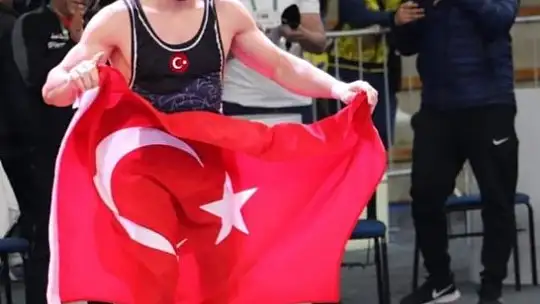 Edremitli öğretmen olimpiyatlarda altın madalya kazandı
