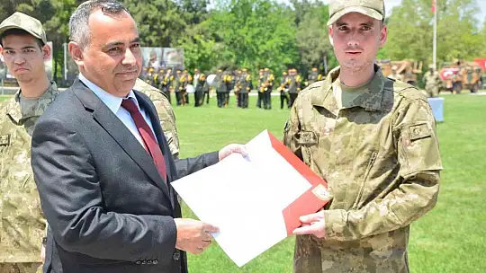 Engelli gençler çakı gibi asker oldu