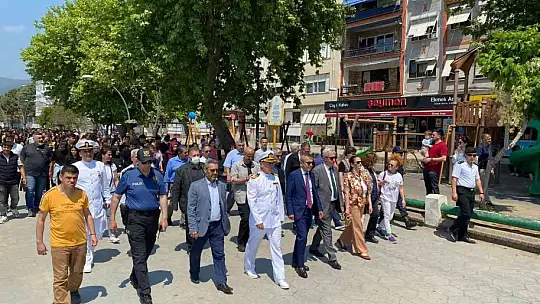 Erdek'te 'Gençlik Yürüyüşü' düzenledi