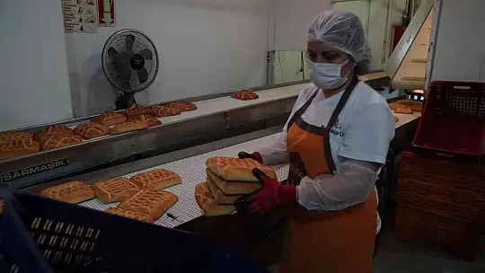 Fırıntaş'ta 3 vardiya 24 saat üretim