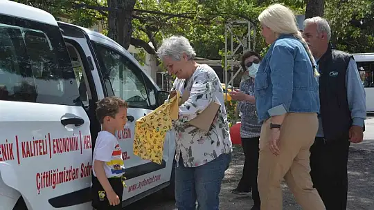 Hayırsever iş insanı 250 ihtiyaç sahibi çocuğa bayram sevinci