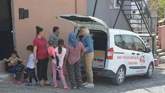 Hayırsever iş insanı 250 ihtiyaç sahibi çocuğa bayram sevinci