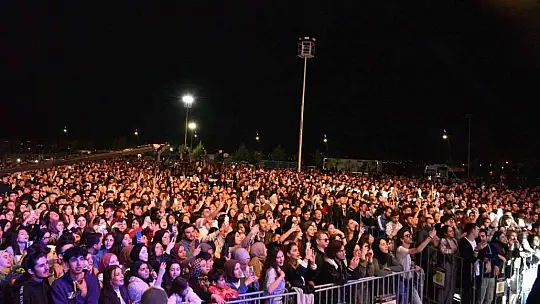 İkiye On Kala konseri gençleri coşturdu
