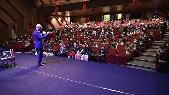 İlk ders Prof. Dr. Nurullah Genç'ten