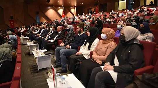 İlk ders Prof. Dr. Nurullah Genç'ten