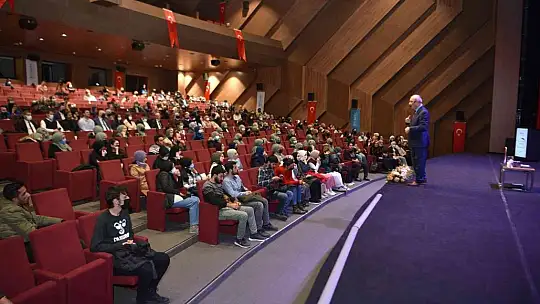 İlk ders Prof. Dr. Nurullah Genç'ten