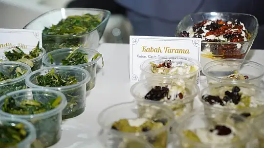 İzmir'de Ayvalık standına ilgi yoğun oldu