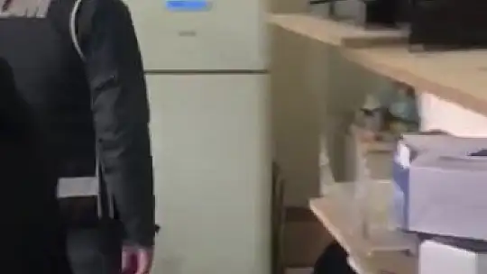Kaçak sigara sarma makinası üreten 2 kişi yakalandı