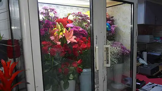 Karanfilin adedi 10 lirayı buldu