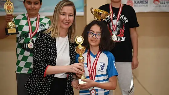 Karesi satranç turnuvası sona erdi