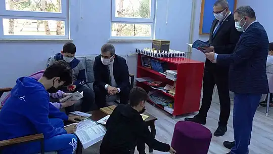 Kaymakam Özerdin öğrenciler ile sohbet etti