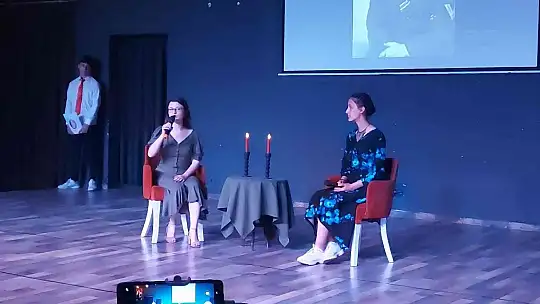 Kendi yazdıkları oyunu sahnelediler