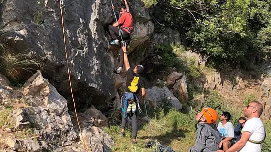 Kepsut'ta kaya tırmanışı şenliği sona erdi