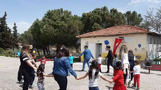 Kepsut'ta Minik Adımlarla El Ele şenliği