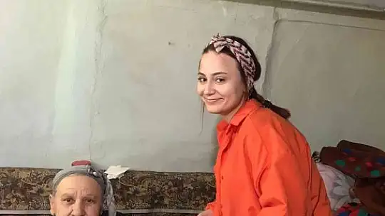 Kepsut'ta öğrenciler yaşlı bireyleri ziyaret etti