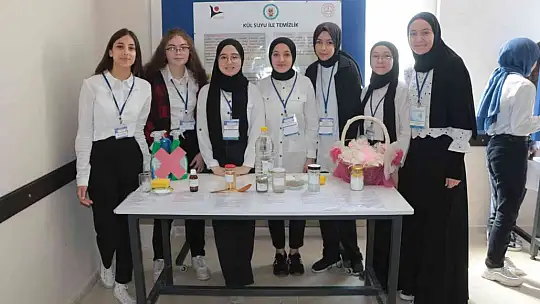 Kız İmam Hatip Lisesi öğrencileri projelerini sergiledi