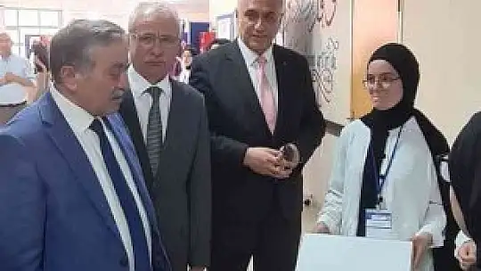 Kız İmam Hatip Lisesi öğrencileri projelerini sergiledi