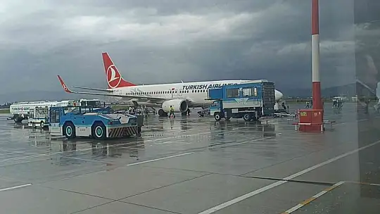 Koca Seyit Havalimanı yolcu sayısını yüzde 68 arttırdı