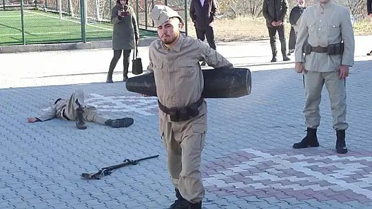 Koca Seyit'in torunlarına 'Koca Seyit' tiyatrosu