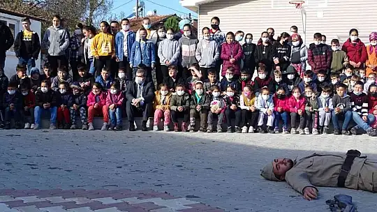 Koca Seyit'in torunlarına 'Koca Seyit' tiyatrosu