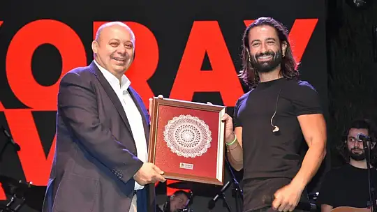 Konser için gelenlere HES ve aşı sorgulaması