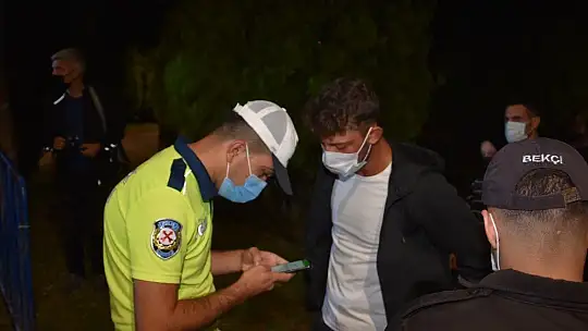 Konser için gelenlere HES ve aşı sorgulaması