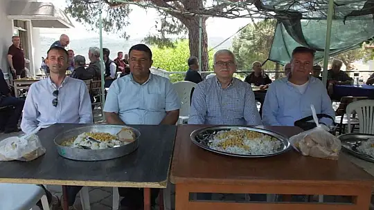 Köy hayrında 2 bin kişiye zeytinyağlı pilav ve çorba ikramı yapıldı