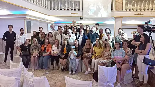 Kuaförlerin saçlarını bu kez uzmanlar bedavaya yaptı