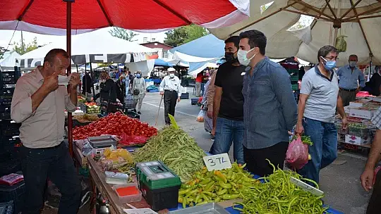 Manyas pazarında salgın önlemleri denetimi