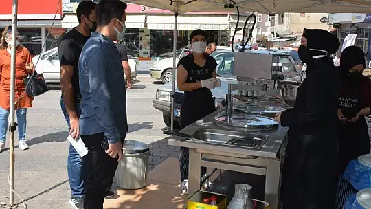 Manyas pazarında salgın önlemleri denetimi