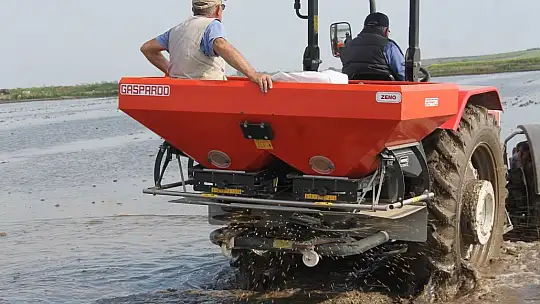 Manyas'ta çeltik ekimleri başladı