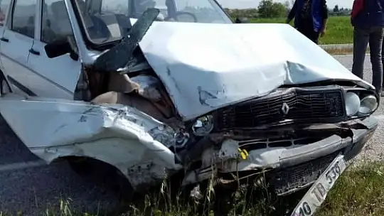 Manyas'ta trafik kazası 2 yaralı