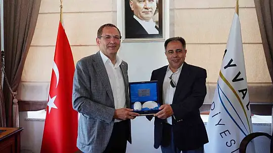 Midilli Belediye Başkanı Kytelis bir dizi temaslar için Türkiye'de