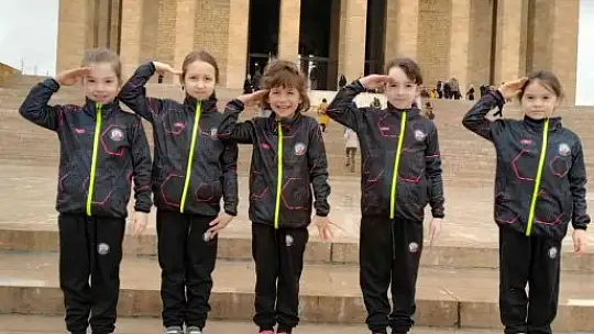 Minik cimnastikçilerden büyük başarı