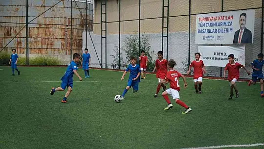 Minik kramponlarda şampiyon Burhan Erdayı