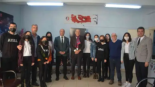 Muhtar Kent'ten Ayvalık'a STEM Atölyesi