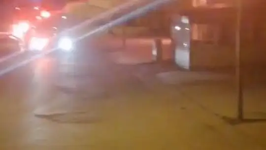 Oto sanayide alevler geceyi aydınlattı