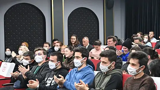 (Özel) Gençler Yücel Hocalarıyla buluştu