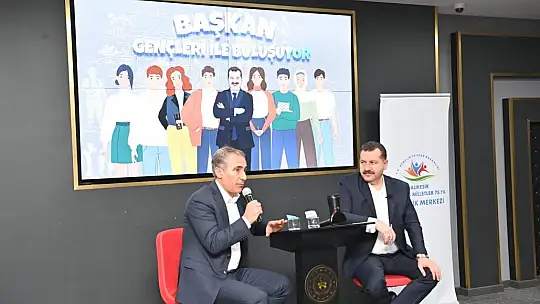 (Özel) Gençler Yücel Hocalarıyla buluştu